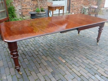 Antique Victorian Mahogany Extending Dining Table