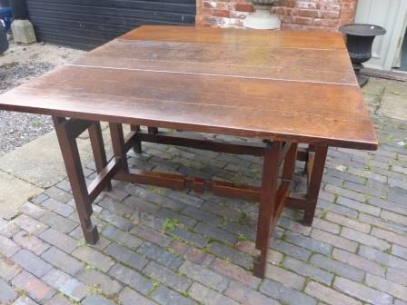 Antique Georgian Gate Leg Dining Table in Oak