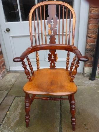 Antique Victorian Yew Wood Broad Arm Windsor Chair