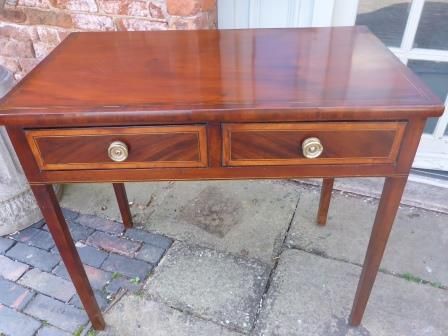Antique Georgian Side Table in Mahogany
