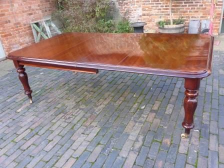 Antique Victorian Mahogany Extending Dining Table