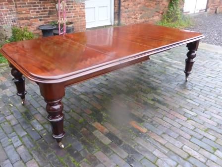 Antique Victorian Mahogany Extending Dining Table