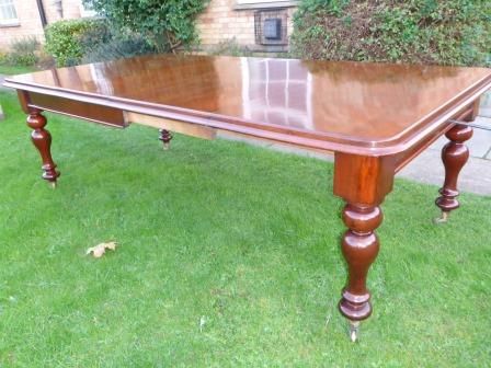 Antique Victorian Mahogany Extending Dining Table
