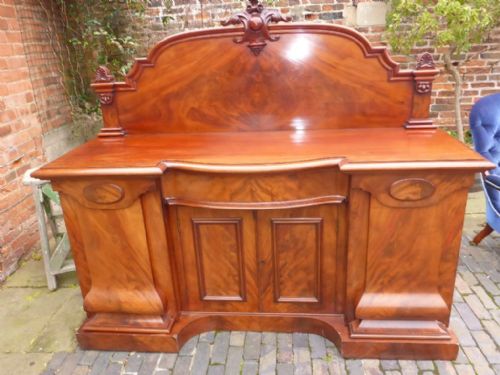 Superb Victorian Mahogany Sideboard/chiffonier