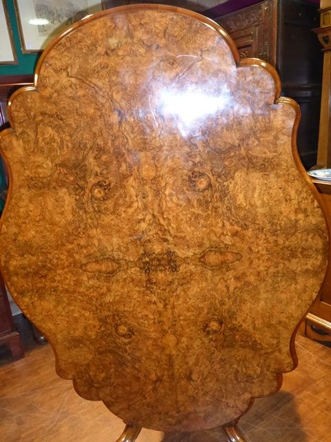 Superb Victorian Burr Walnut Breakfast Table Large
