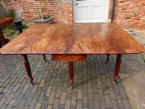 Georgian Mahogany Extending Dining Table to Seat 8