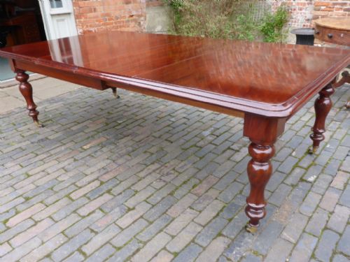 Victorian Mahogany 2 Leaf Extending Dining Table