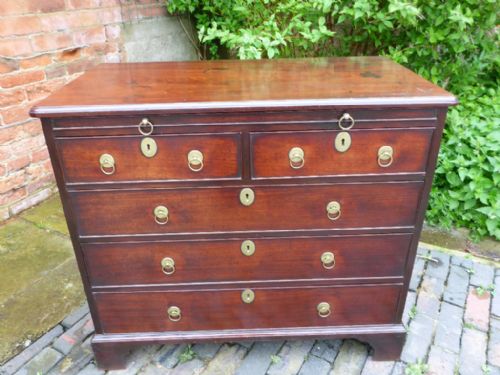 Georgian Mahogany Chest of Drawers