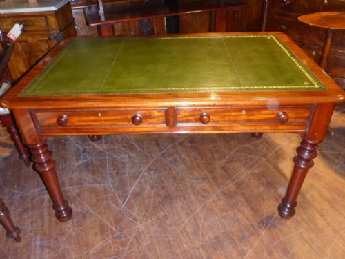 Victorian Library Table in Mahogany