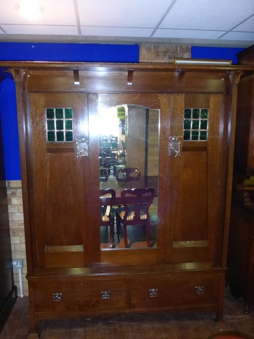 Good Arts and Crafts Wardrobe in Oak