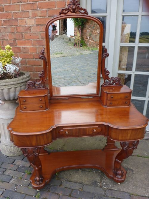 Victorian Duchess Dressing Table in Walnut