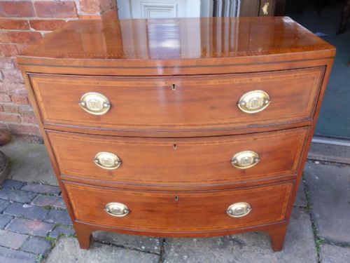 Georgian Small Bow Front Chest of Drawers