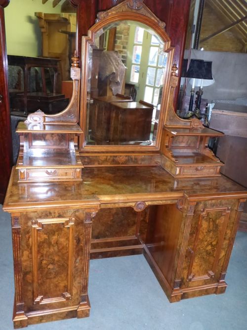 Superb Victorian Burr Walnut Dressing Chest