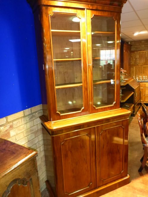 Victorian Library Bookcase in Figured Walnut