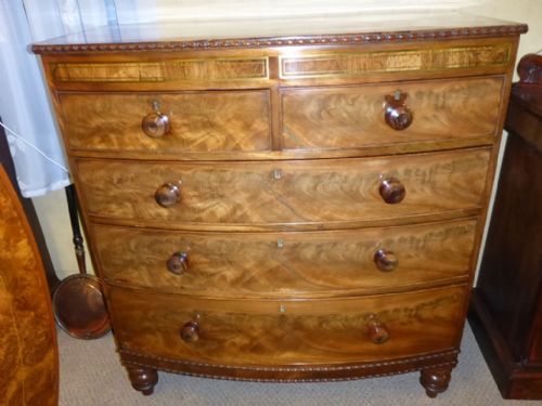 Quality Victorian Bow Front Chest of Drawers
