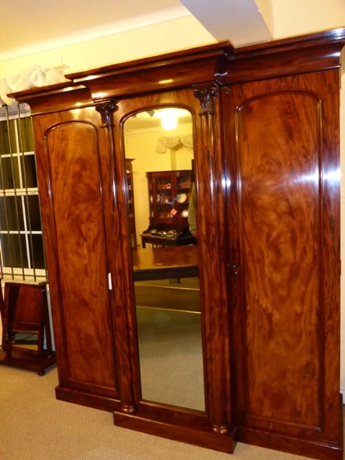 High Quality Victorian 3 Door Wardrobe