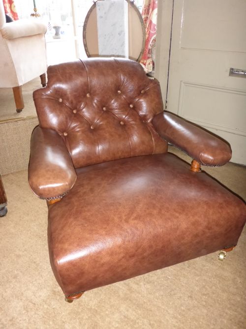 Victorian Gentleman's Club Armchair in Leather