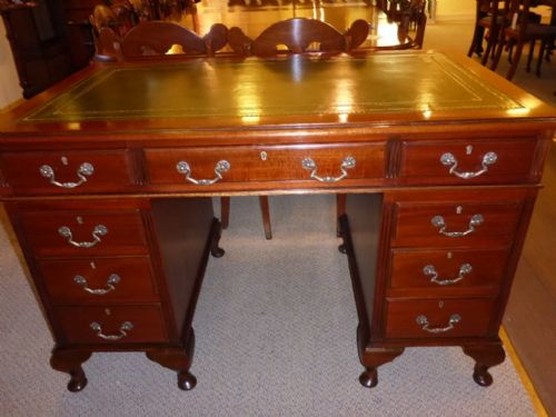 Quality Mahogany Pedestal Desk