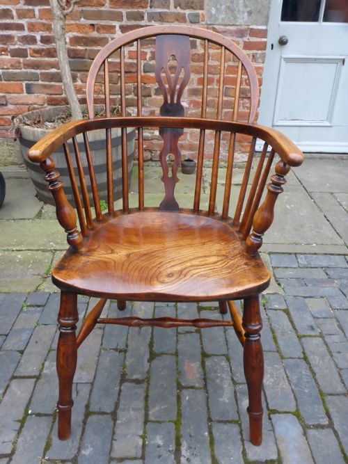Antique Windsor Armchair in Ash and Elm