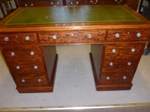 Quality Victorian Mahogany Pedestal Desk
