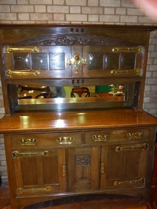 Superb Arts and Crafts Sideboard/dresser