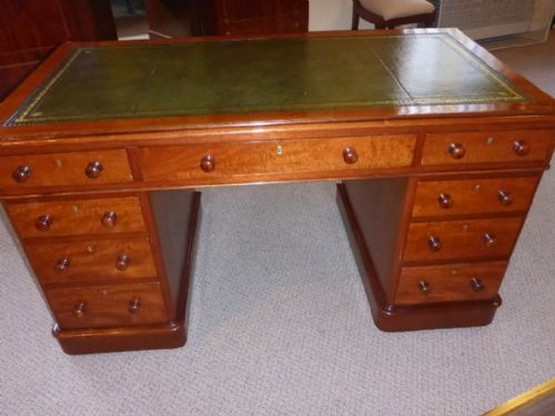 Good Quality Victorian Pedestal Desk
