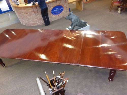 Superb and Rare Victorian Extending Dining Table in Mahogany