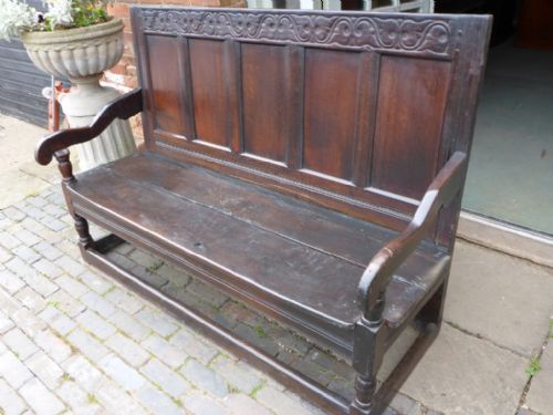 EARLY OAK SETTLE 1690 - ADDITIONAL PHOTO 1