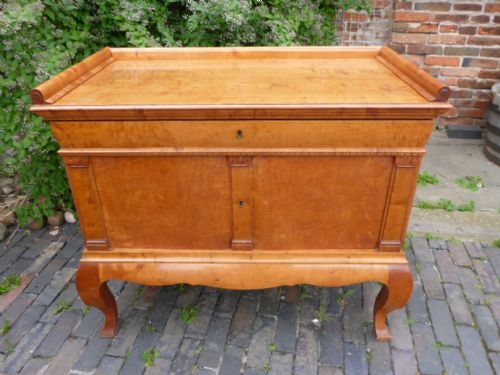 Quality Continental Bedroom Chest