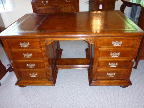 Superb Victorian Partners Desk in Oak