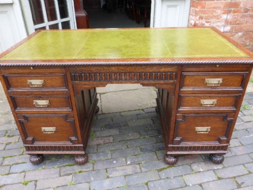 Quality Writing Desk in Oak