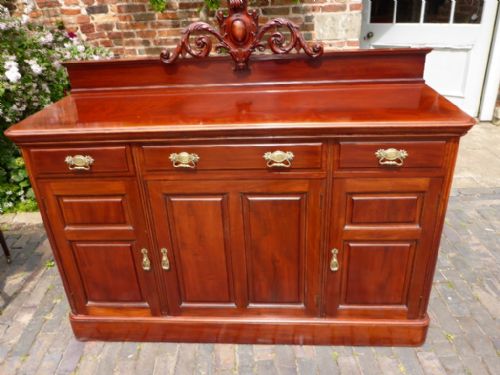 Super Quality Victorian Mahogany Sideboard/chiffonier