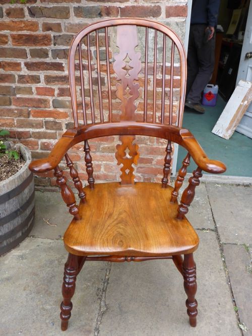 Superb Yew Wood Windsor Armchair Nottinghamshire