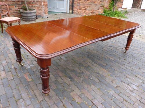 Victorian Mahogany Dining Table Seats 8/10