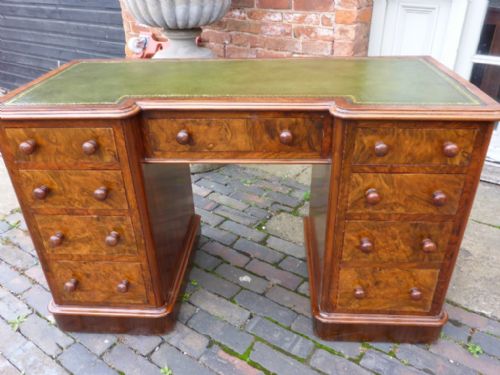 Victorian Desk in Burr Walnut