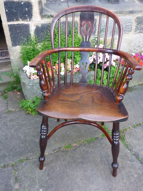 Stunning Low Back Windsor Chair in Yew Wood