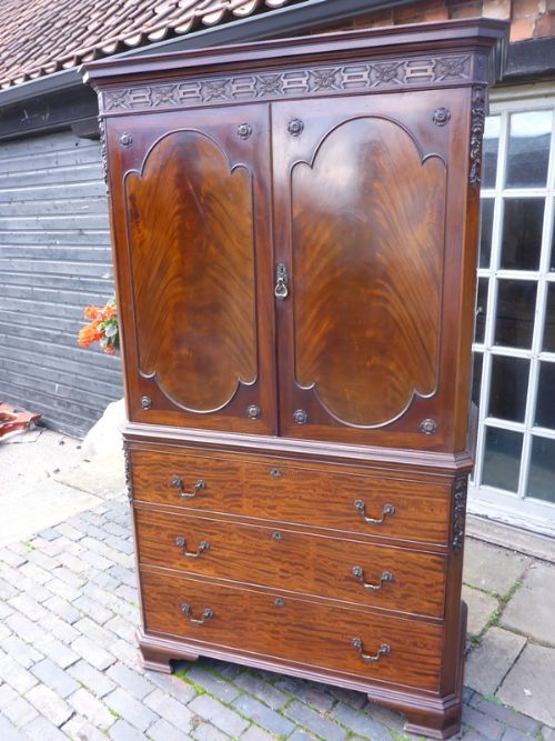 Superb Quality Mahogany Linen Press