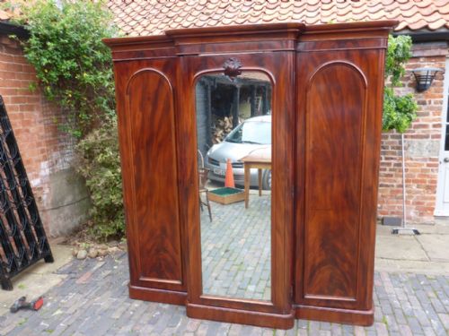 Impressive Victorian Mahogany Wardrobe