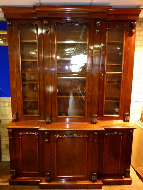 Superb Victorian Break Front Bookcase in Mahogany