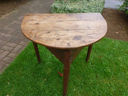 Early Oak Cricket Table with Leaf