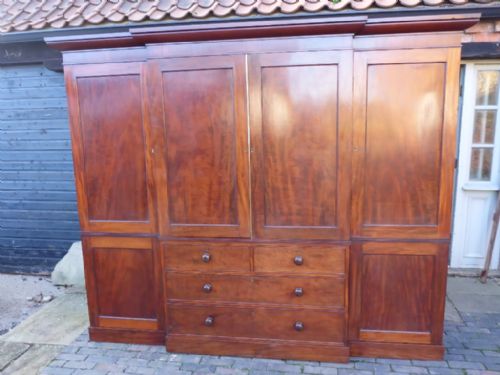 Superb Georgian Country House Breakfront 4 Door Wardrobe