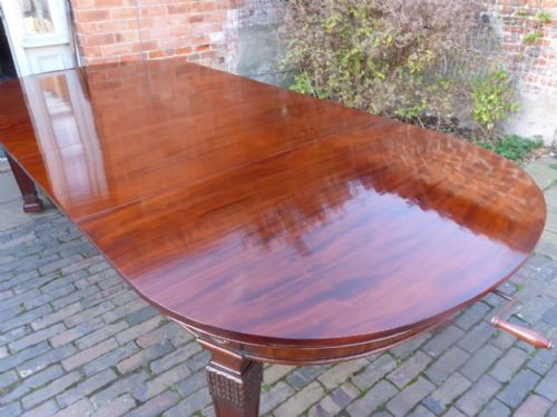 Very Good  Extending Dining Table Mahogany Seat 10/12
