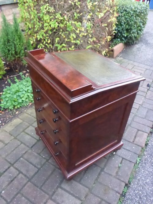 Superb Early Victorian Davenport Desk in Mahogany