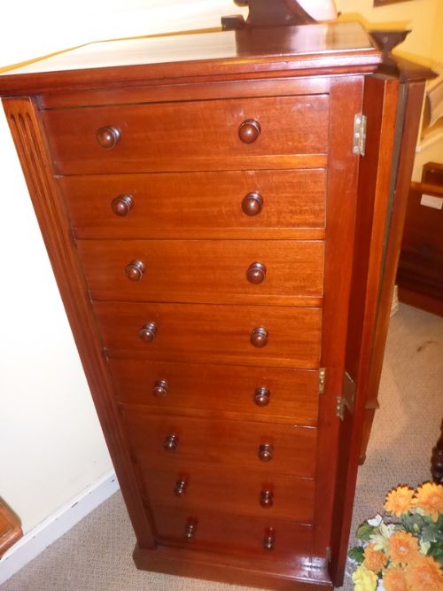 Victorian Wellington Chest in Mahogany