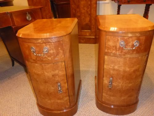 Good Pair of Victorian Walnut Bedside Chests