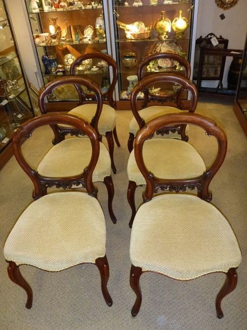 Very Good Set of 6 Victorian Walnut Dining Chairs