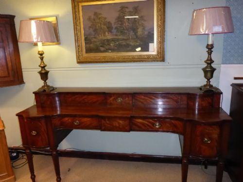 Superb Georgian Sideboard in Mahogany