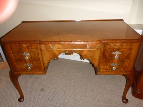 Figured Walnut Desk/dressing Table Waring Gillows