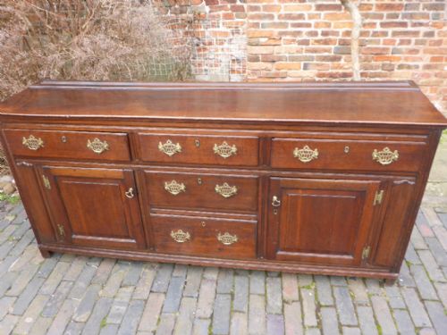 Superb 18th Century Oak Dresser