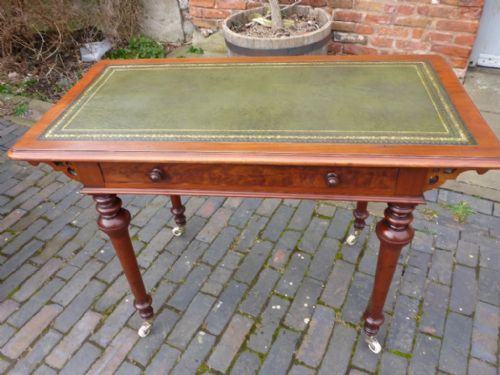Attractive Victorian Library Table in Mahogany